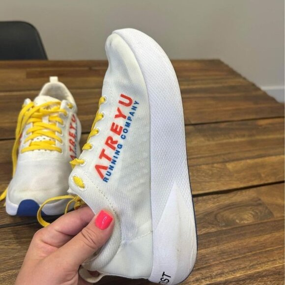 Triathlete Atreyu “the artist” running shoe. White. Size 7 men’s, 8.5 woman’s. L - Picture 5 of 9